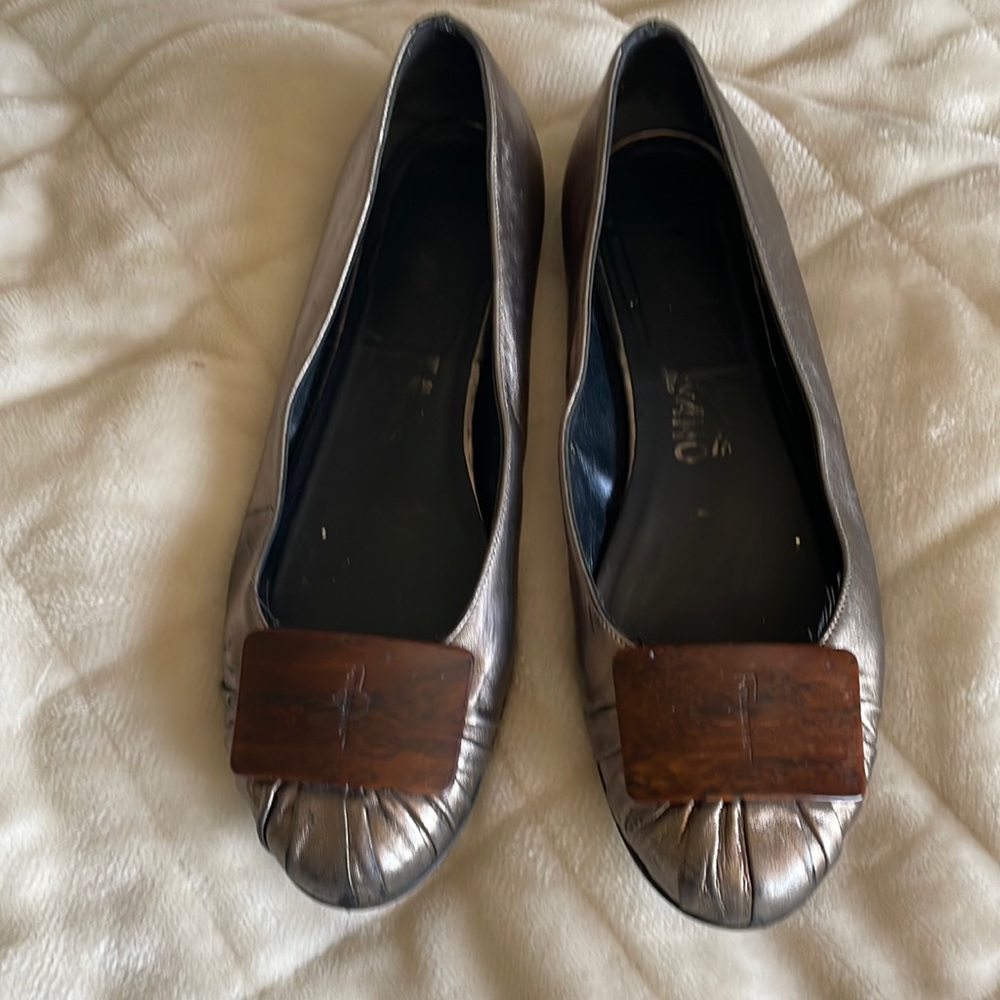 Salvatore Ferragamo Bronze Ballet Flats Gathered Toe Size 8B